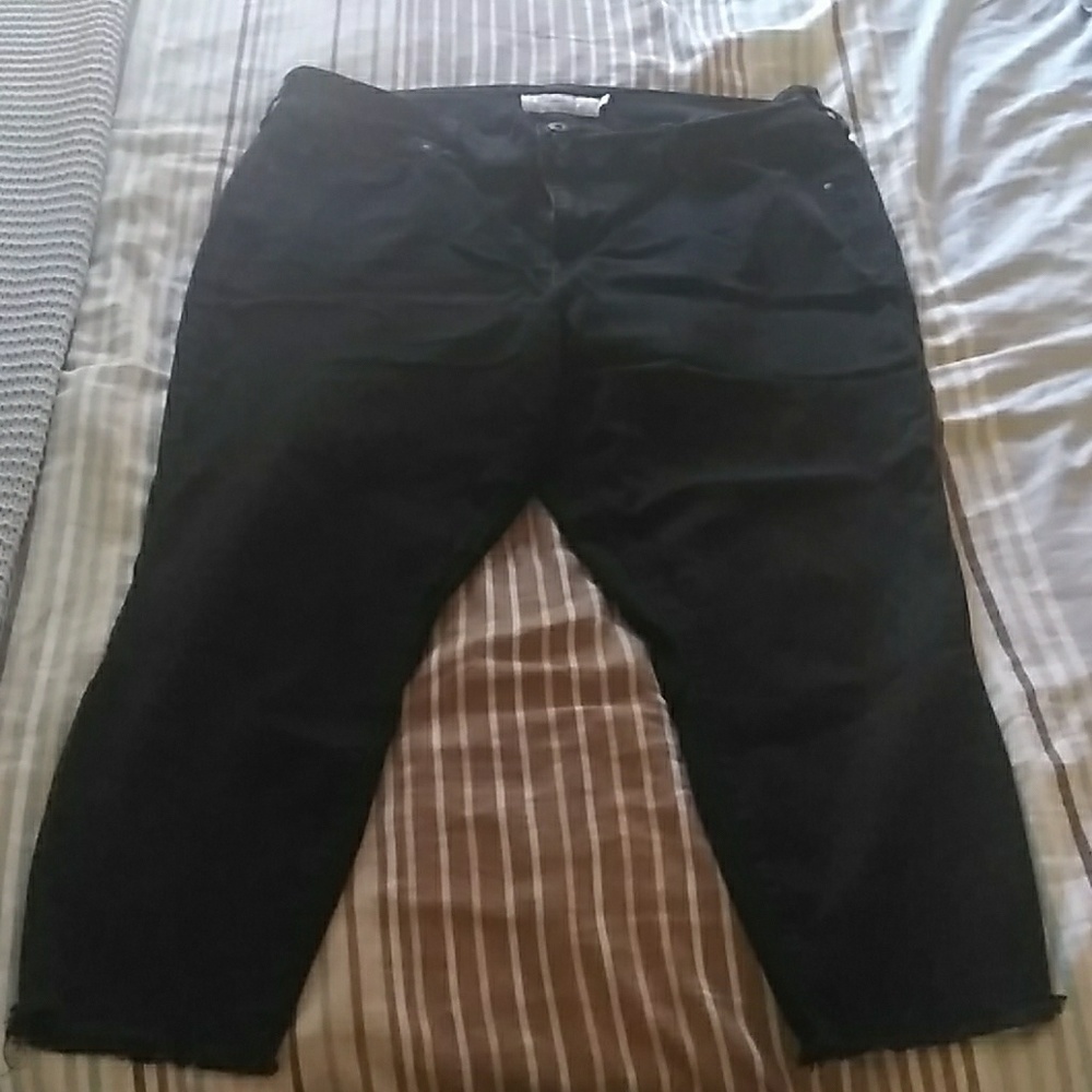 Torrid black cropped jeggings